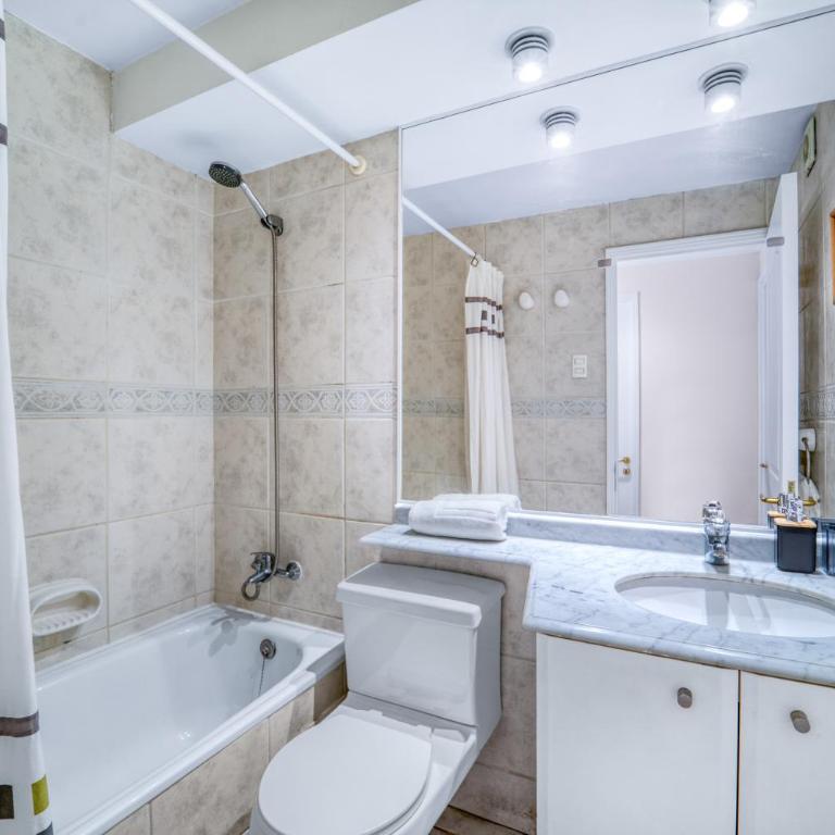 Las Condes Urban Apartment Wifi and Pool - Three-Bedroom Apartment - 12