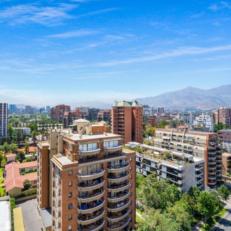 Las Condes Urban Apartment Wifi and Pool - Three-Bedroom Apartment - 20
