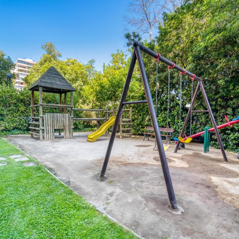 Las Condes Urban Apartment Wifi and Pool - Three-Bedroom Apartment - 24
