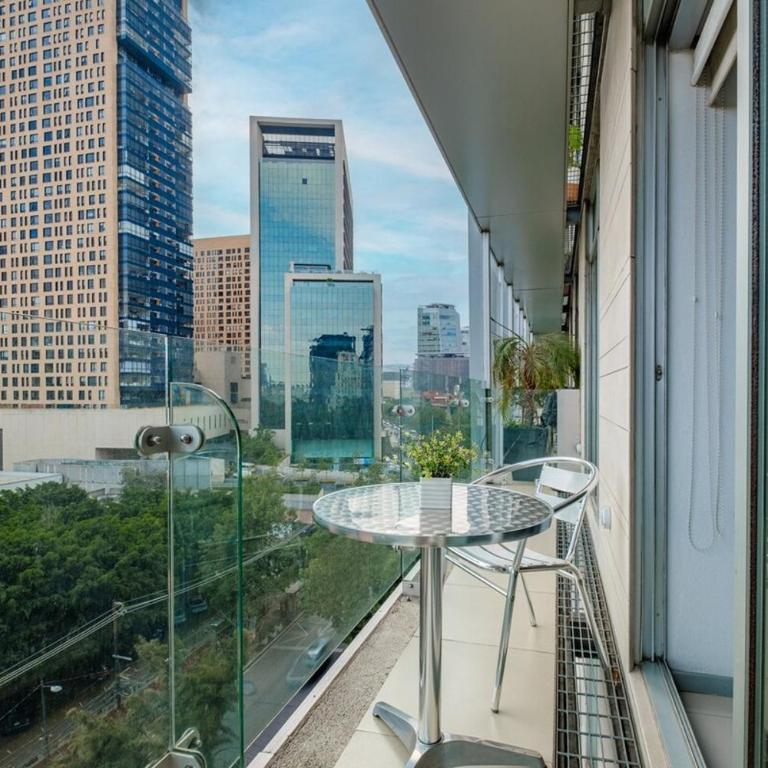 2BR Luxury Stay Mundial 2026 Skyline Views - Vacation Home - 2