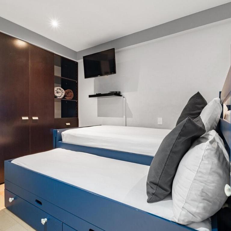 2BR Luxury Stay Mundial 2026 Skyline Views - Vacation Home - 19