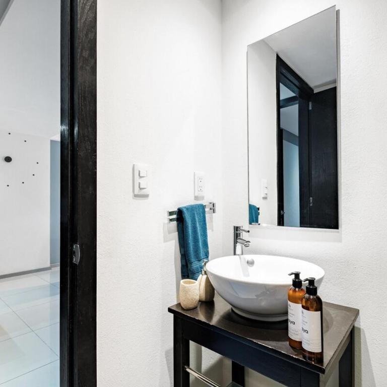 2BR Luxury Stay Mundial 2026 Skyline Views - Vacation Home - 23