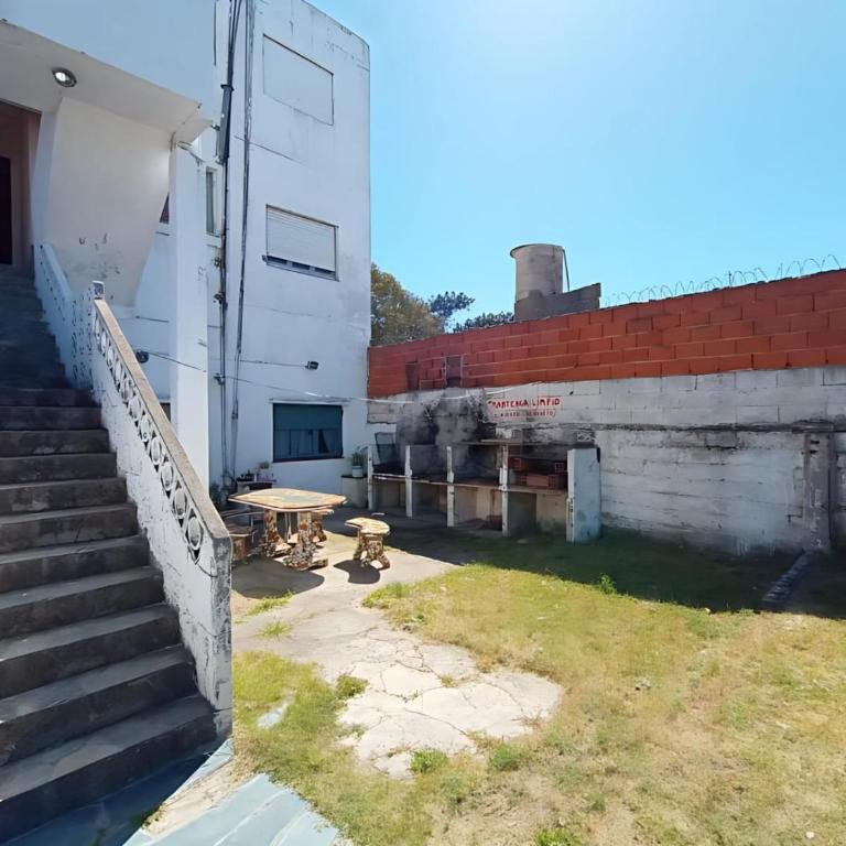 Departamento de 3 ambientes para hasta 8 personas a 4 cuadras de mar con balcón y parrilla para hacer asados - Apartamento de 1 dormitorio - 3