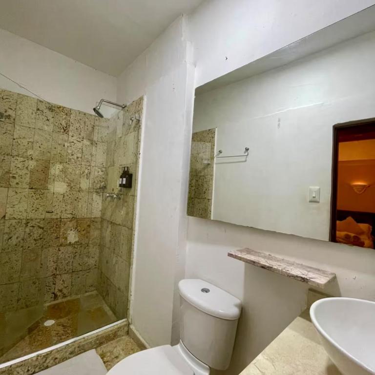 Casa Quero 915 4BR House Old City rooftop jacuzzi AC full Wifi - Four-Bedroom House - 20