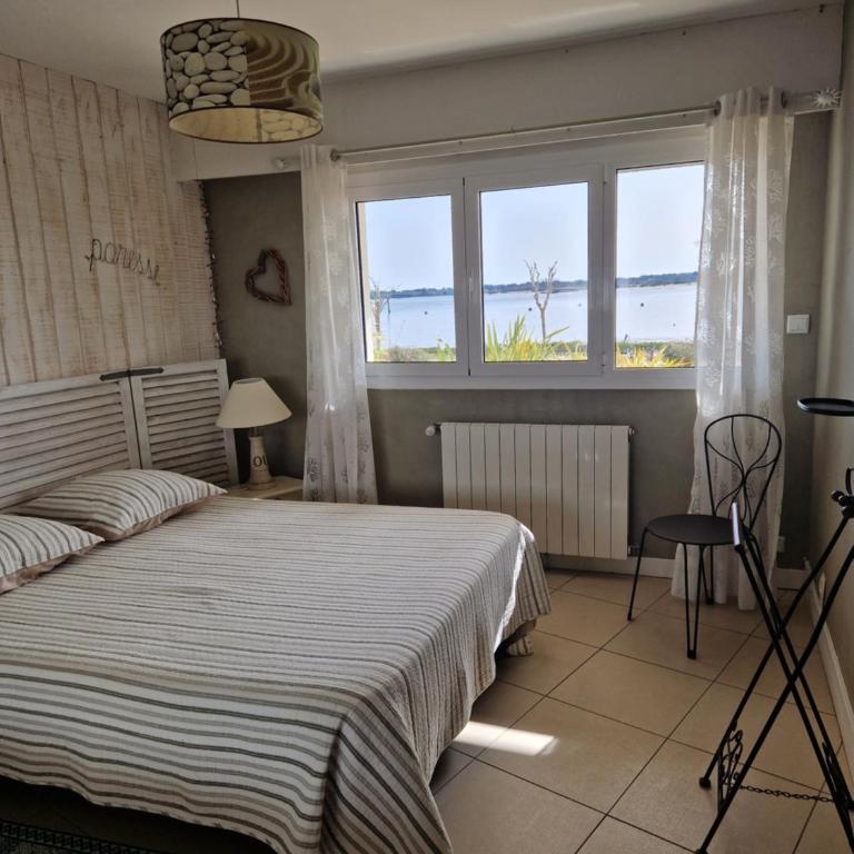 ARCACHON APPARTEMENT FACE PLAGE 5 pers Wi-Fi Parking Linge de maison gratuit 1chambre parentale 1cabine lits superposés 1 canapé lit - Two-Bedroom Apartment - 17