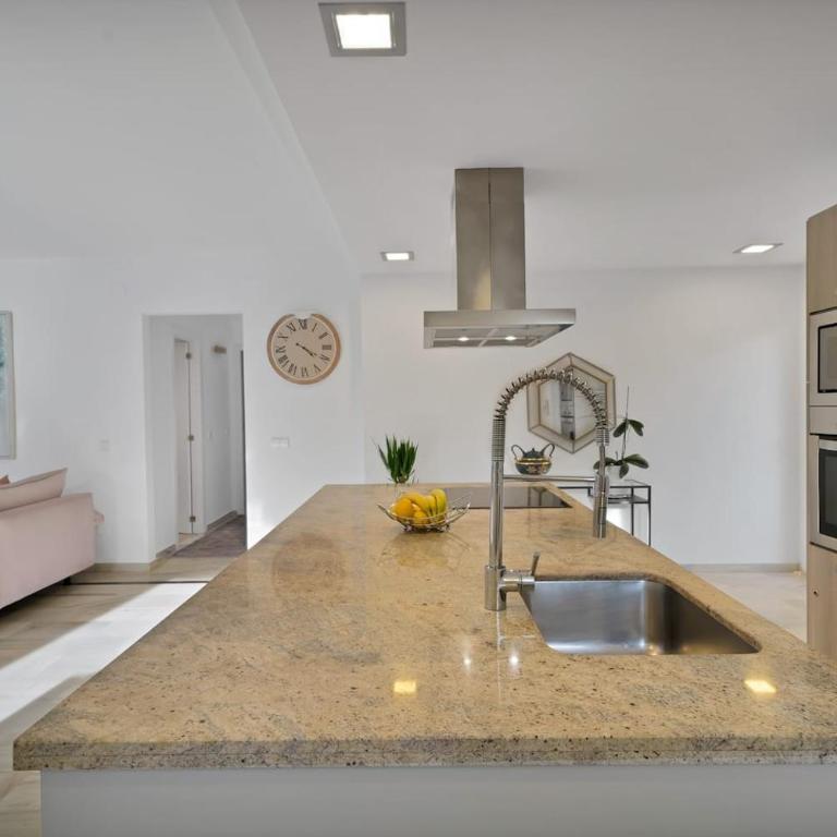 Private Garden Oasis BBQ, Pool, Walk to Beach - Habitación Individual - 28