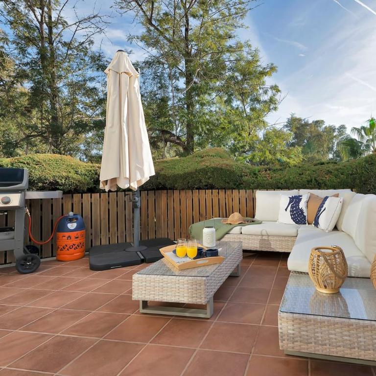 Private Garden Oasis BBQ, Pool, Walk to Beach - Habitación Individual - 51