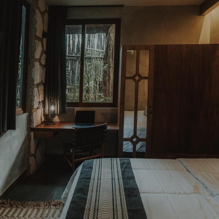 Private Jungle 1BR Retreat & Fast Wi-Fi - One-Bedroom Apartment - 2