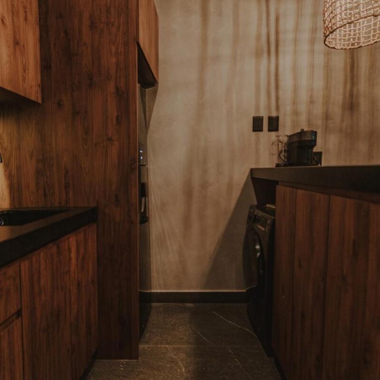 Private Jungle 1BR Retreat & Fast Wi-Fi - One-Bedroom Apartment - 3