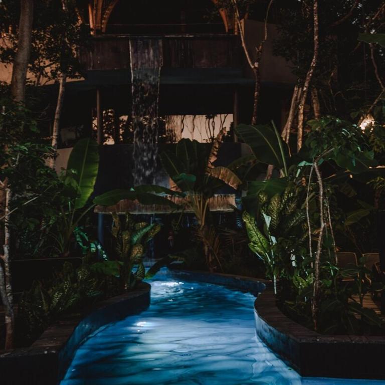 Private Jungle 1BR Retreat & Fast Wi-Fi - One-Bedroom Apartment - 14