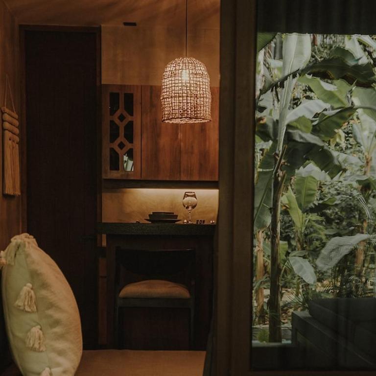 Private Jungle 1BR Retreat & Fast Wi-Fi - One-Bedroom Apartment - 23