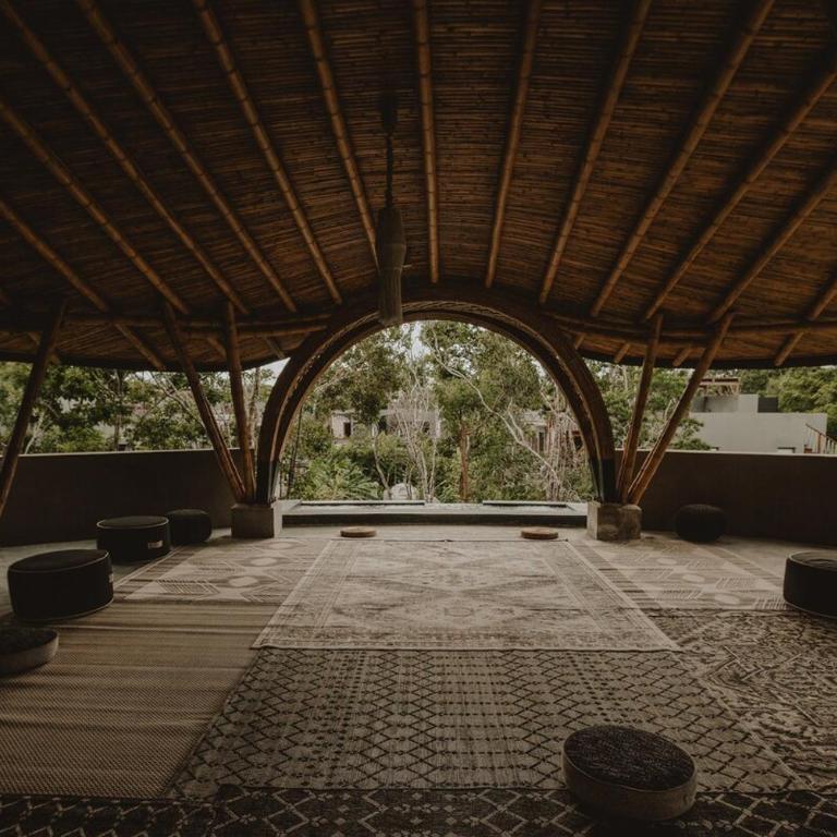 Private Jungle 1BR Retreat & Fast Wi-Fi - One-Bedroom Apartment - 37