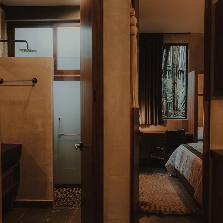 Private Jungle 1BR Retreat & Fast Wi-Fi - One-Bedroom Apartment - 41