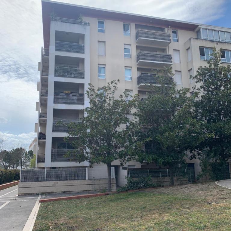 Modern City Center apartment with parking! - Appartement 2 Chambres - 49