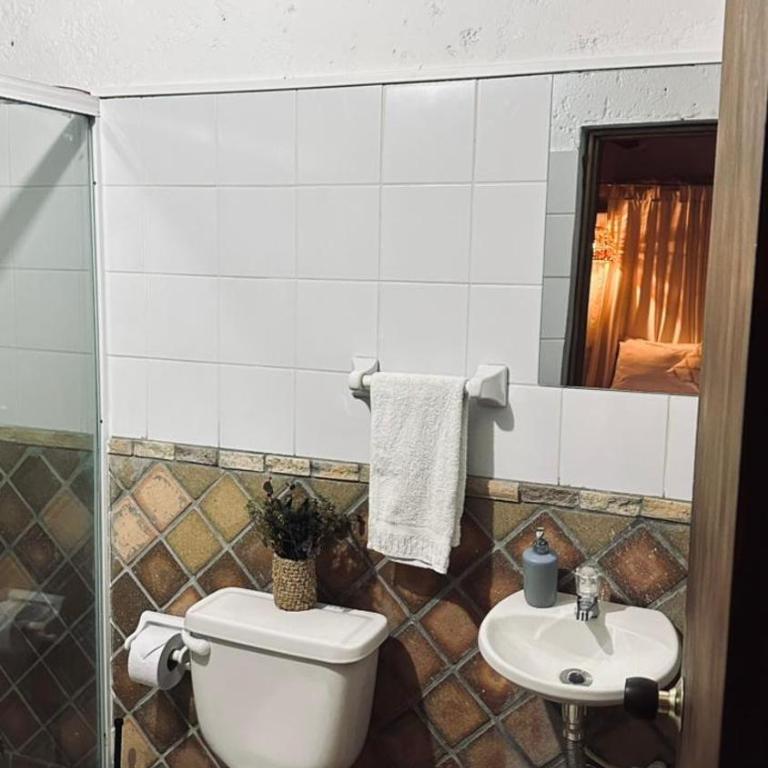 THIS IS COLOMBIA HOSTEL - Habitación Doble con baño privado - 4