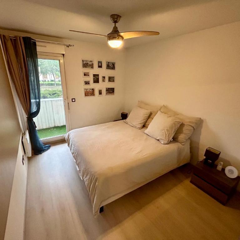 Modern City Center apartment with parking! - Appartement 2 Chambres - 26