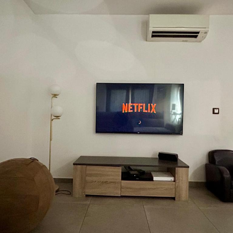 Modern City Center apartment with parking! - Appartement 2 Chambres - 35