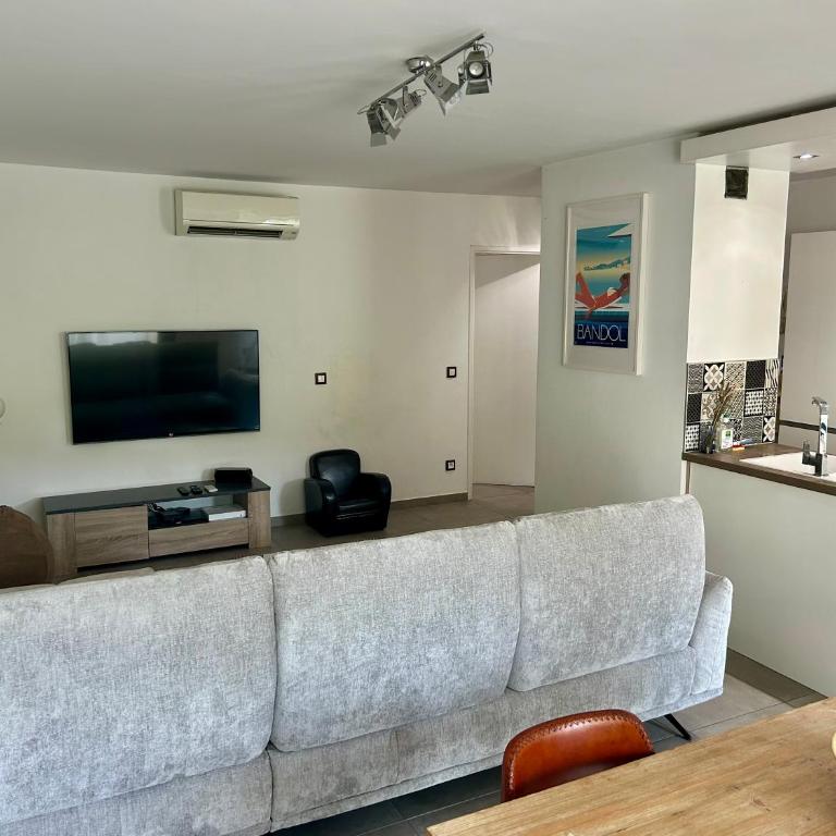 Modern City Center apartment with parking! - Appartement 2 Chambres - 44