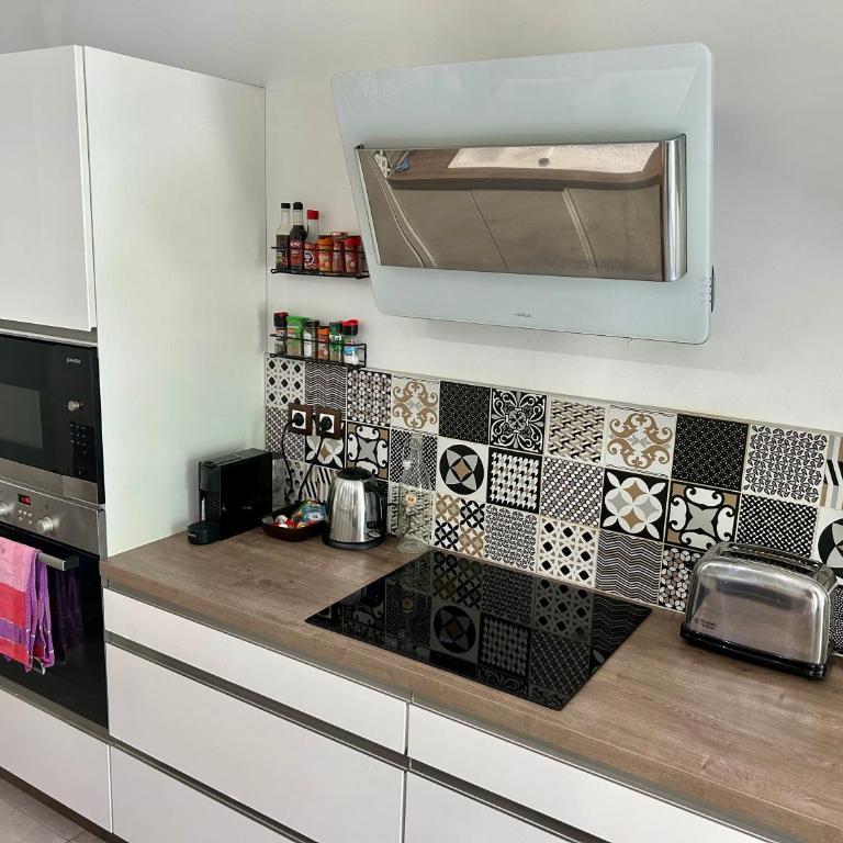Modern City Center apartment with parking! - Appartement 2 Chambres - 47
