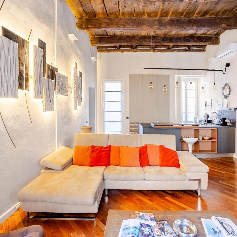Kindness Art Apartment Arona Historic Center 110sqm Private Parking - Appartamento con 2 Camere da Letto - 1