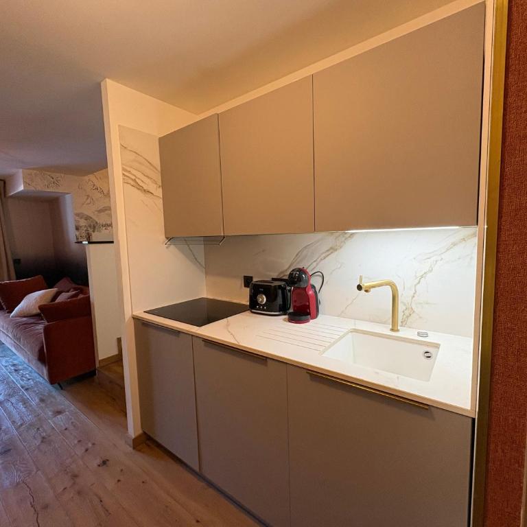 Appartement rénové- skis aux pieds-parking- Courchevel 1650 - Appartement 2 Chambres - 13