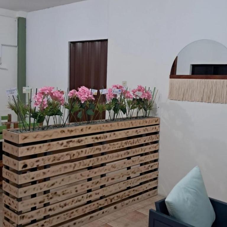 Versátil apartamento familiar o de trabajo, cerca del Río y Centro Colonial - Three-Bedroom Apartment - 4