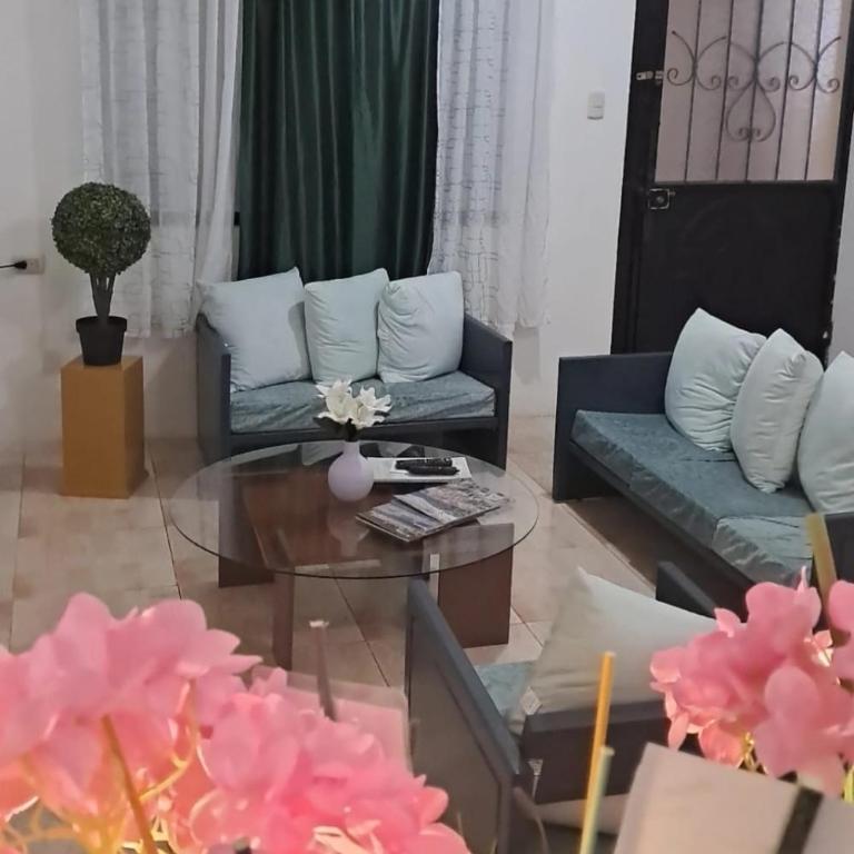 Versátil apartamento familiar o de trabajo, cerca del Río y Centro Colonial - Three-Bedroom Apartment - 1
