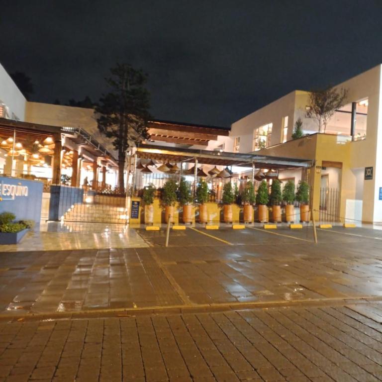 SUITE CUMBAYA Junto Reservorio - One-Bedroom Apartment - 13