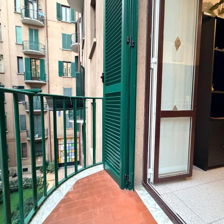 Three-room apartment 2 bedrooms with balcony 2 min from Centrale - Appartamento con 2 Camere da Letto - 15