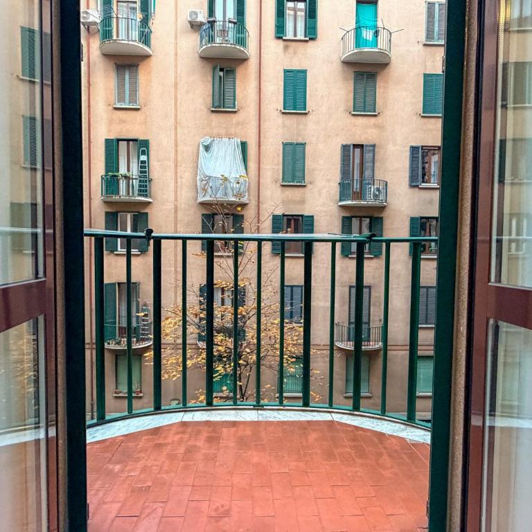 Three-room apartment 2 bedrooms with balcony 2 min from Centrale - Appartamento con 2 Camere da Letto - 16