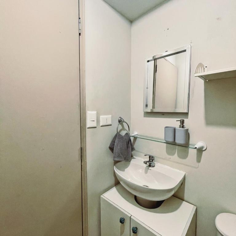 Departamento en condominio con áreas verdes - Three-Bedroom Apartment with Balcony - 31