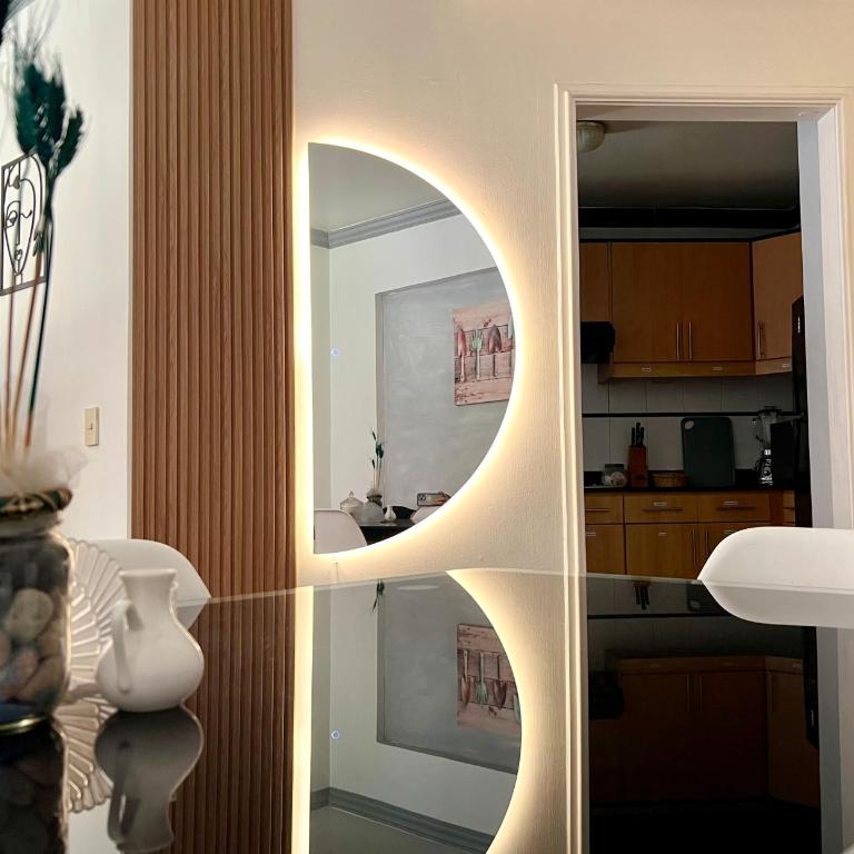 Dpto Familiar 3H-2B en Av 6 de Diciembre - Three-Bedroom Apartment - 8