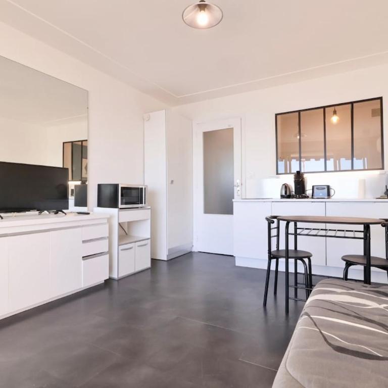 La Caravelle - Apt 2 Prs - front de mer - Clim - Appartement - 1