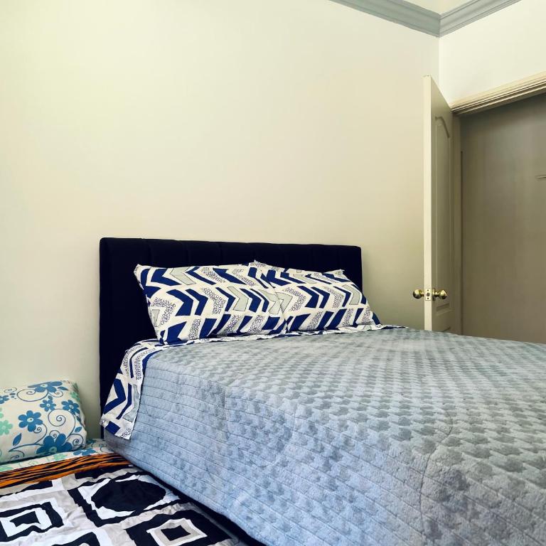 Dpto Familiar 3H-2B en Av 6 de Diciembre - Three-Bedroom Apartment - 12