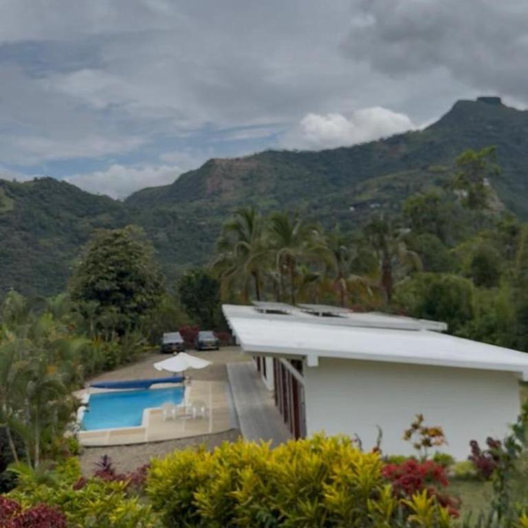 Natural Paradise overlooking the mountains - One-Bedroom Chalet - 4