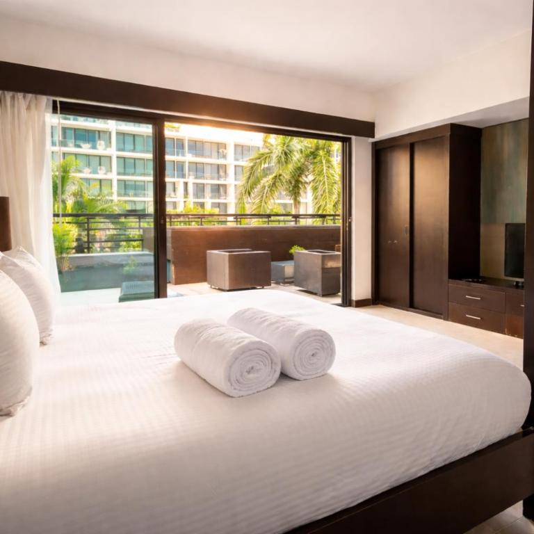Aldea Thai Studios Steps to Beach and 5th Ave - Apartment with Terrace - 2