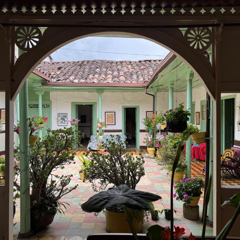 Casa colonial con encanto en Sonsón - Casa de 5 dormitorios - 1