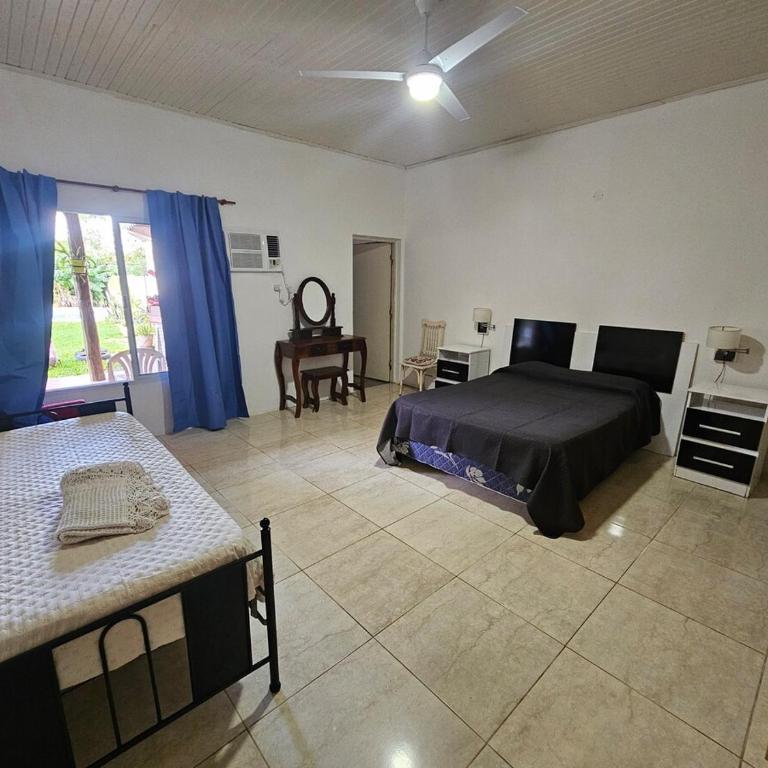 Confortable y espaciosa casa céntrica - Three-Bedroom House - 3