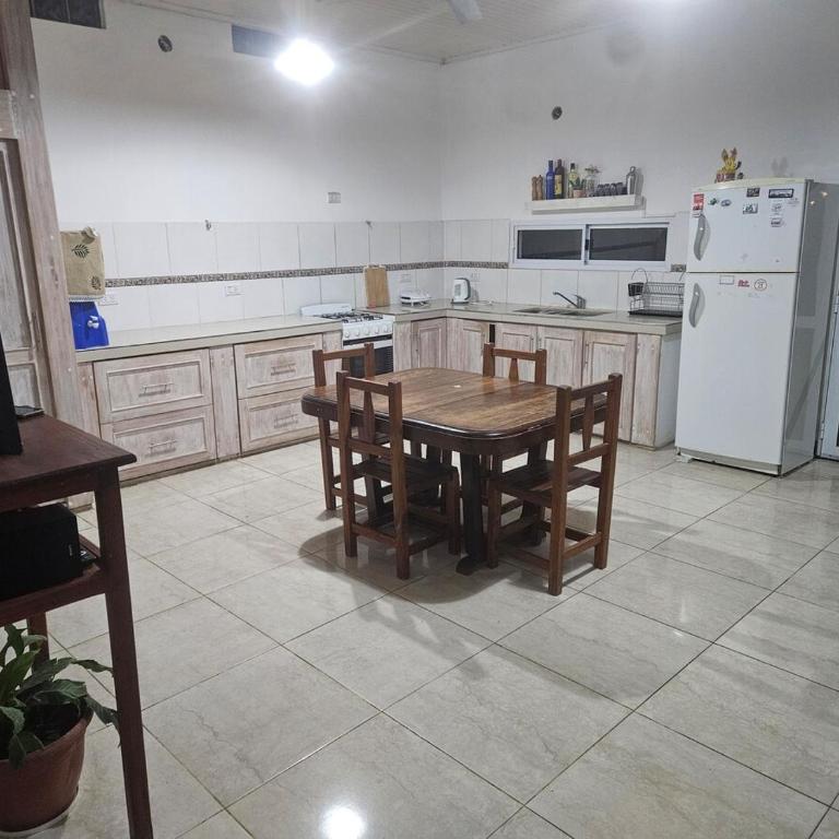 Confortable y espaciosa casa céntrica - Three-Bedroom House - 5