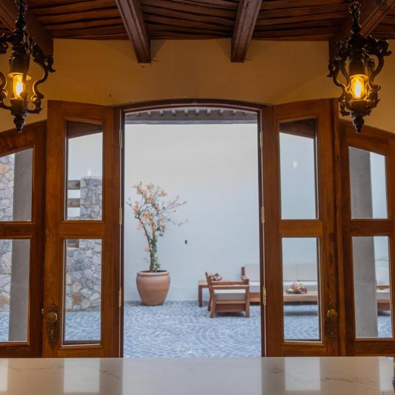 Stunning View Classic Colonial - Villa - 61