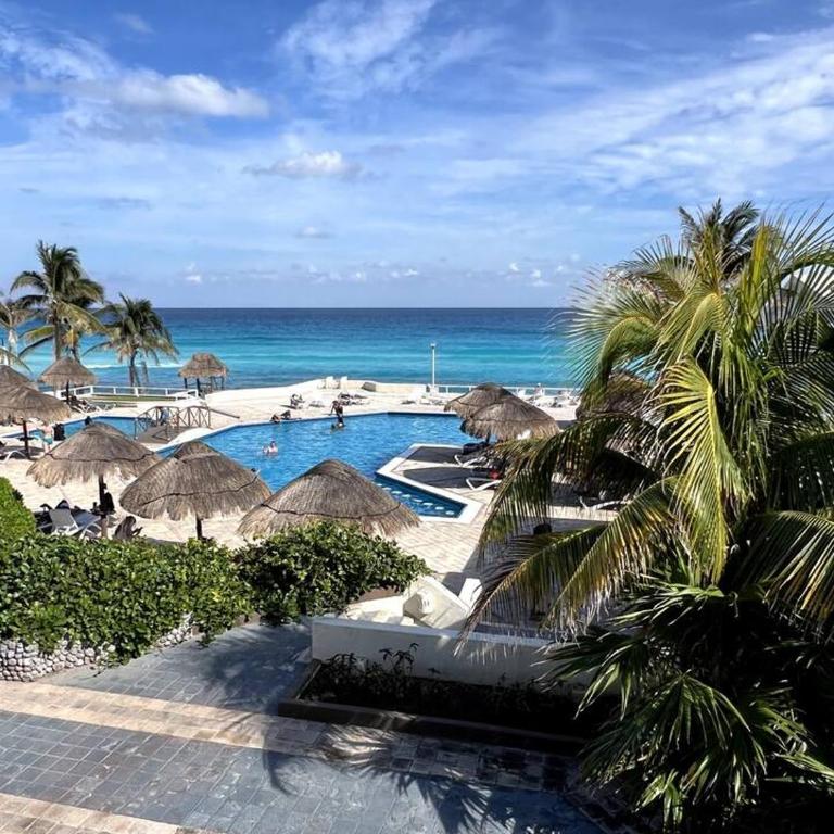 Lullaby of Waves, A Spectacular Escape - One-Bedroom Apartment - 18