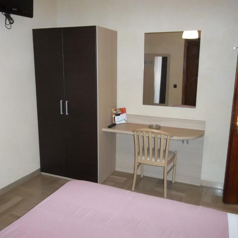 Hotel Bacco Rooms and Breakfast - Camera Matrimoniale Economy - 3