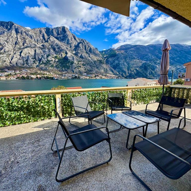 Cindarella Apartment - Two-Bedroom Apartment with Balcony and Sea View - 21