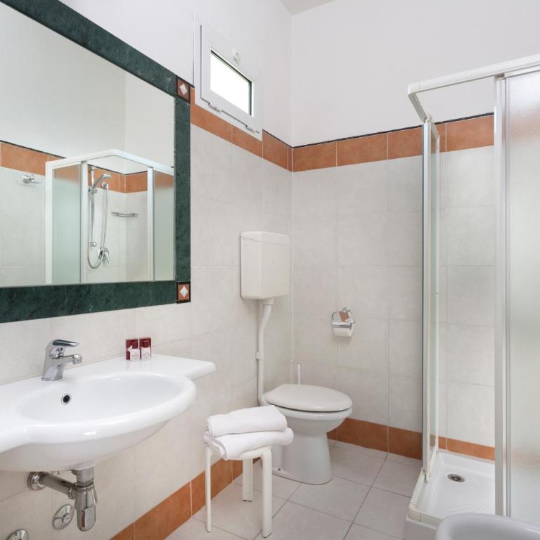 Hotel Stella - Family Quadruple Room - 6