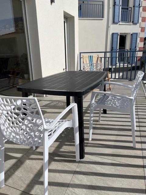 Le 25 degrés, T2 lumineux à 2 pas de la plage du Mauret - One-Bedroom Apartment - 25