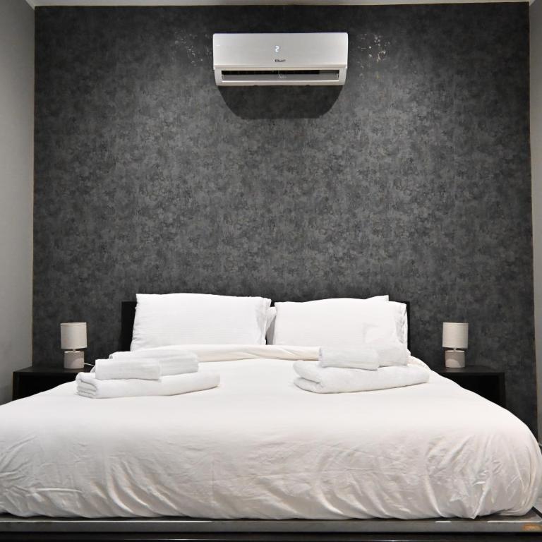 Elegante Bilocale a 10 min da Porta Nuova - Appartamento con 2 Camere da Letto - 1
