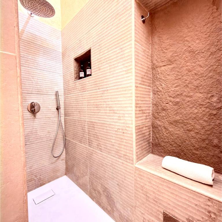 Bìfara Rooms - Double Room with Balcony - 18