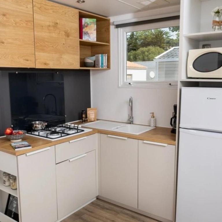 ZEcamping 4 étoiles animé piscine couverte 1km plage fitness mobil-home TV - Mobilheim - 16