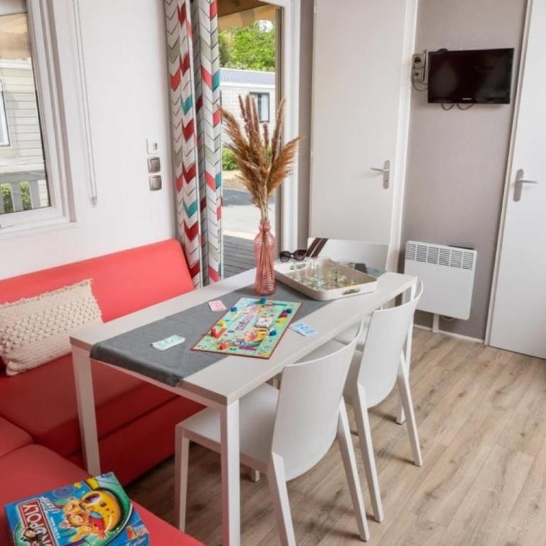 ZEcamping 4 étoiles animé piscine couverte 1km plage fitness mobil-home TV - Mobilheim - 18