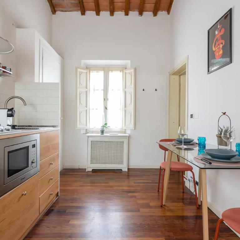 Spacious 2BR Apartment for Families Central & Quiet Pisa - Appartamento - 10